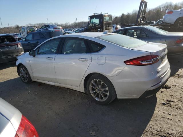 3FA6P0HD2KR244383 - 2019 FORD FUSION SE WHITE photo 2