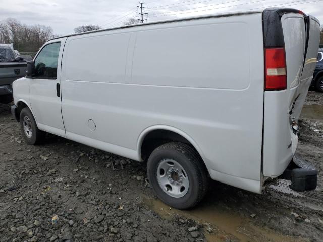 1GCZGTCG6E1198016 - 2014 CHEVROLET EXPRESS 15 WHITE photo 2