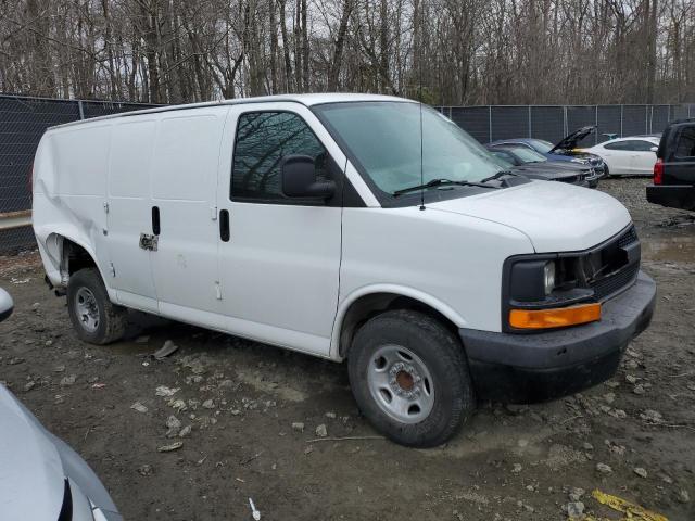 1GCZGTCG6E1198016 - 2014 CHEVROLET EXPRESS 15 WHITE photo 4