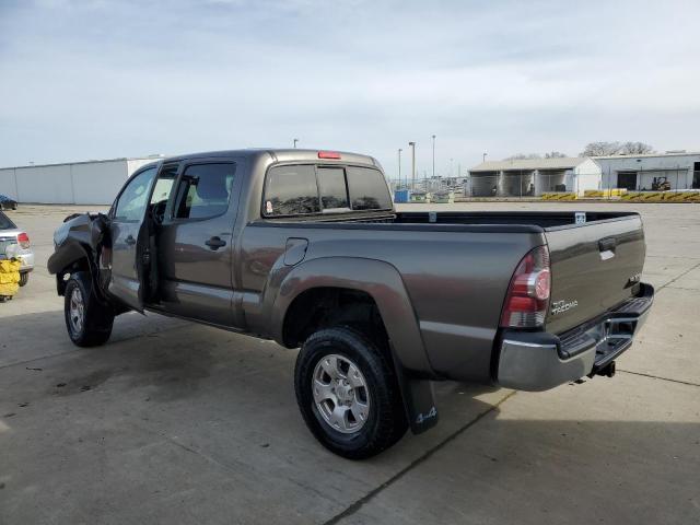 3TMMU4FN8DM056948 - 2013 TOYOTA TACOMA DOUBLE CAB LONG BED BROWN photo 2