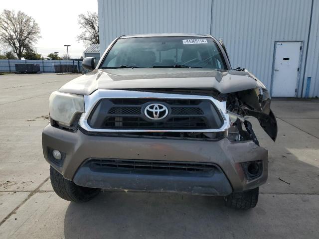 3TMMU4FN8DM056948 - 2013 TOYOTA TACOMA DOUBLE CAB LONG BED BROWN photo 5