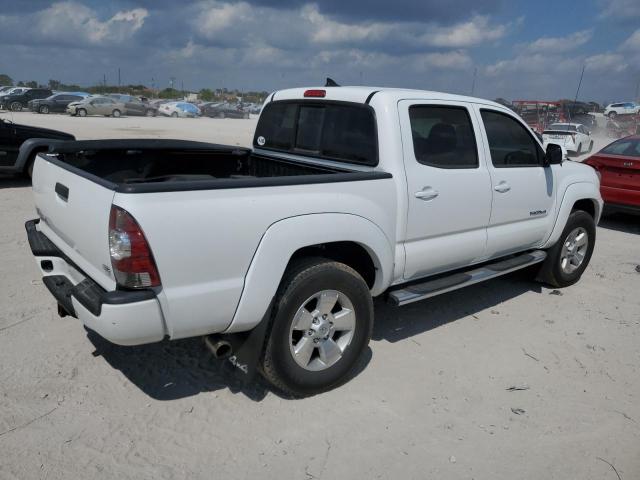 3TMLU4EN2FM166927 - 2015 TOYOTA TACOMA DOUBLE CAB WHITE photo 3