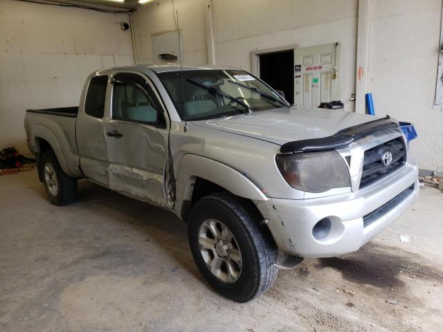 5TEUX42N08Z553840 - 2008 TOYOTA TACOMA ACCESS CAB SILVER photo 4