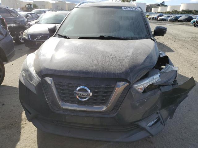 3N1CP5CUXJL513087 - 2018 NISSAN KICKS S BLACK photo 5