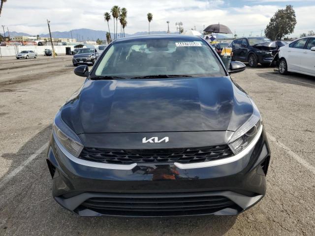 3KPF24AD9PE567144 - 2023 KIA FORTE LX BLACK photo 5