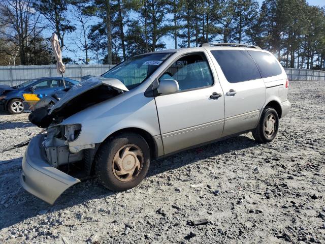 4T3ZF13C22U448420 - 2002 TOYOTA SIENNA LE SILVER photo 1