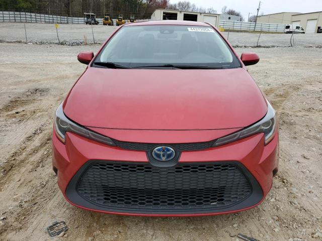 JTDEAMDE2MJ003983 - 2021 TOYOTA COROLLA LE RED photo 5