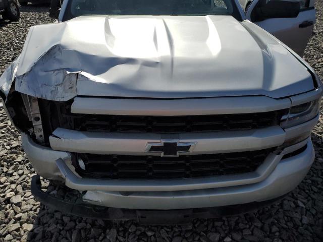 3GCUKPECXJG554005 - 2018 CHEVROLET SILVERADO K1500 CUSTOM SILVER photo 11