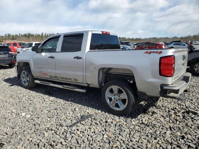 3GCUKPECXJG554005 - 2018 CHEVROLET SILVERADO K1500 CUSTOM SILVER photo 2