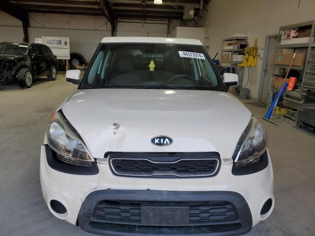 KNDJT2A5XC7427456 - 2012 KIA SOUL WHITE photo 5