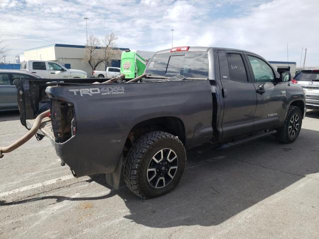 5TFUY5F12JX717614 - 2018 TOYOTA TUNDRA DOUBLE CAB SR/SR5 GRAY photo 3