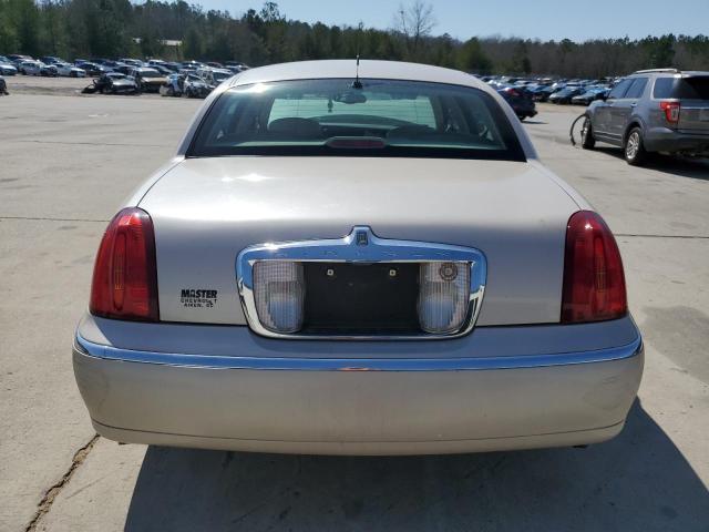 1LNHM83W0XY695030 - 1999 LINCOLN TOWN CARTIER CREAM photo 6