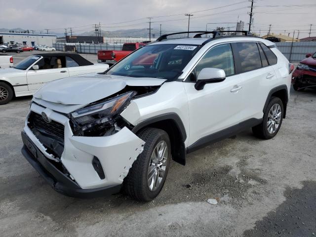 2T3C1RFVXRW308898 - 2024 TOYOTA RAV4 XLE PREMIUM WHITE photo 1