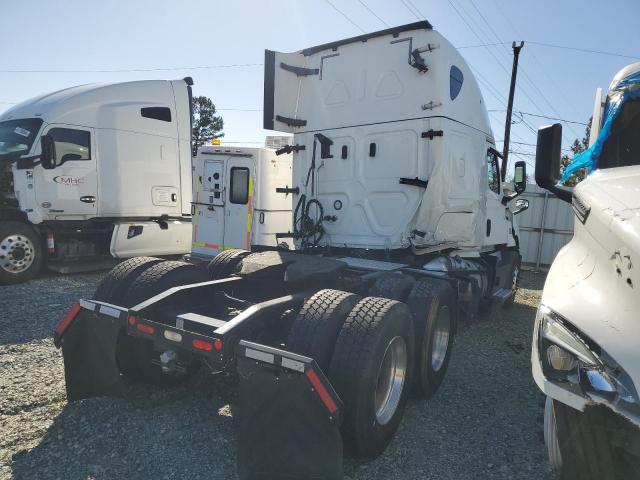 3AKJHHDR3LSLG6762 - 2020 FREIGHTLINER CASCADIA 1 WHITE photo 4