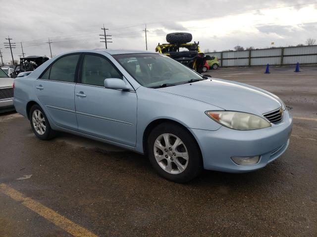 4T1BF30K65U592977 - 2005 TOYOTA CAMRY LE BLUE photo 4