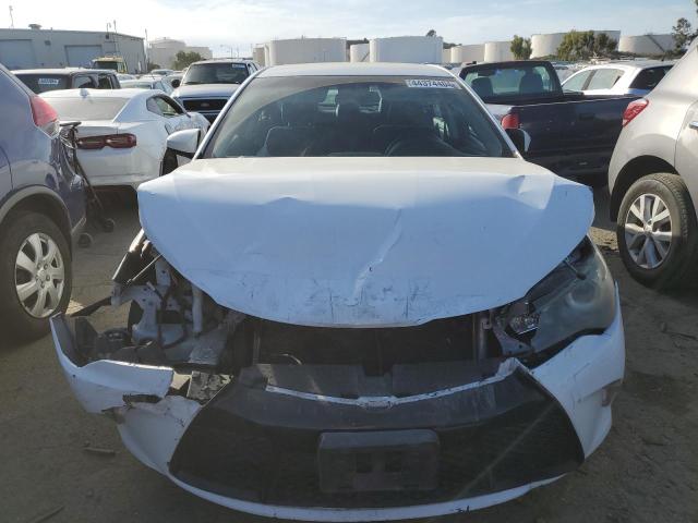 4T1BF1FK9FU995218 - 2015 TOYOTA CAMRY LE WHITE photo 5