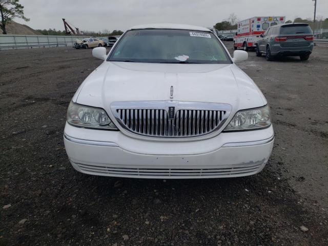 1LNHM81W45Y622632 - 2005 LINCOLN LIMOUSINE SIGNATURE WHITE photo 5