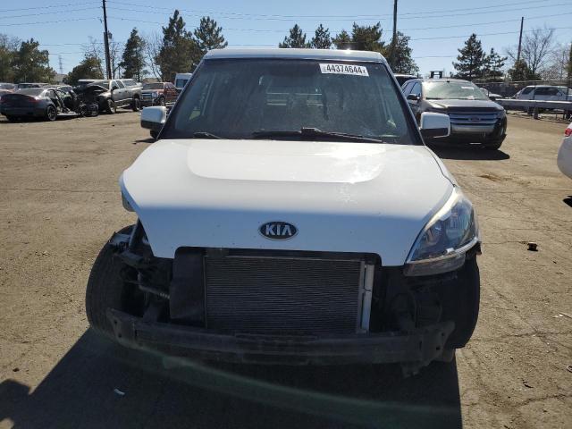 KNDJT2A59D7763990 - 2013 KIA SOUL WHITE photo 5