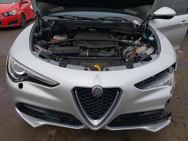 ZASFAKPN1J7B94445 - 2018 ALFA ROMEO STELVIO SPORT Silber Foto 12
