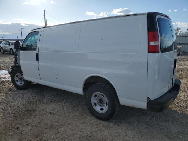 1GCWGFBG3E1137244 - 2014 CHEVROLET EXPRESS G2 WHITE photo 2