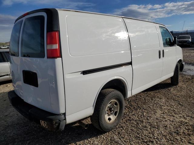 1GCWGFBG3E1137244 - 2014 CHEVROLET EXPRESS G2 WHITE photo 3