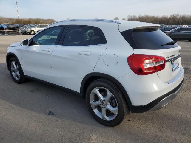 WDCTG4EB3KU007606 - 2019 MERCEDES-BENZ GLA 250 WHITE photo 2