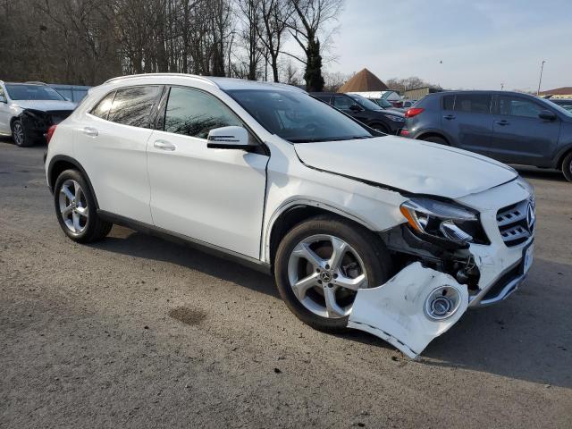 WDCTG4EB3KU007606 - 2019 MERCEDES-BENZ GLA 250 WHITE photo 4