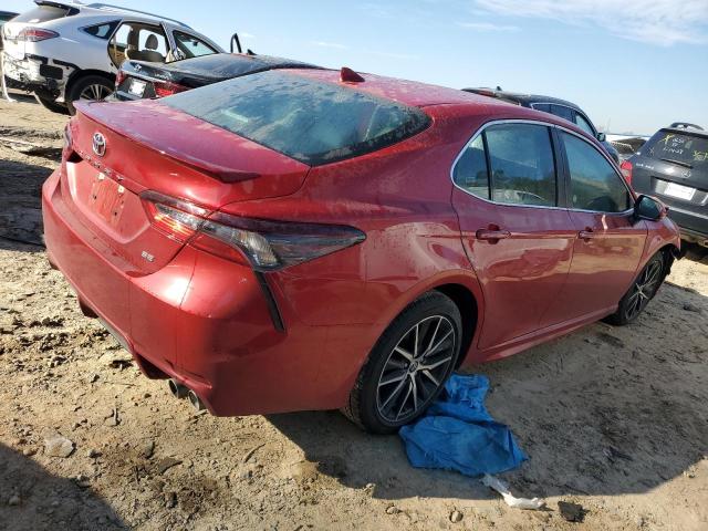 4T1G11AK4PU081052 - 2023 TOYOTA CAMRY SE NIGHT SHADE RED photo 3