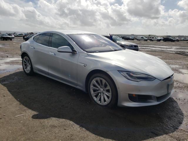 5YJSA1E16GF157749 - 2016 TESLA MODEL S Արծաթագույն լուսանկար 4