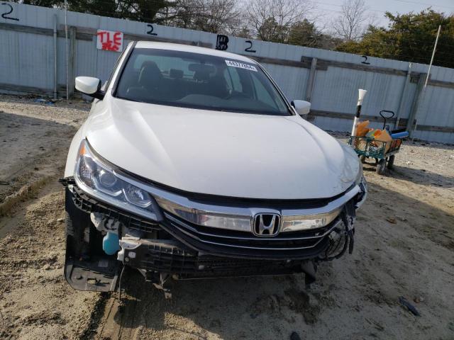 1HGCR2F5XGA068054 - 2016 HONDA ACCORD SPORT WHITE photo 5