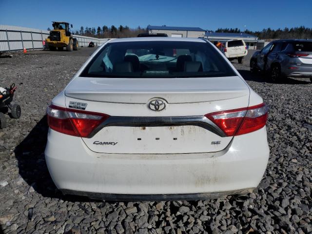 4T1BF1FK8HU443485 - 2017 TOYOTA CAMRY SE LE Beyaz fotoğraf 6