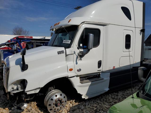 1FUJGLD51GLHE3032 - 2016 FREIGHTLINER CASCADIA 1 WHITE photo 2