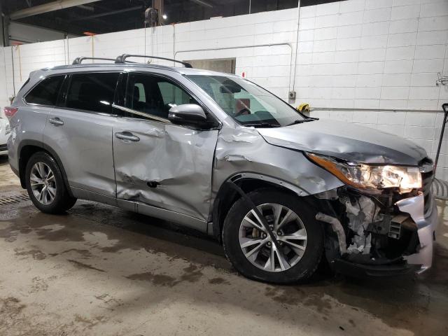 5TDJKRFH7FS220483 - 2015 TOYOTA HIGHLANDER XLE SILVER photo 4