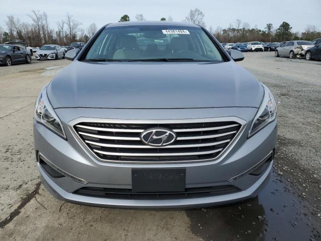 5NPE24AF0FH219353 - 2015 HYUNDAI SONATA SE SILVER photo 5