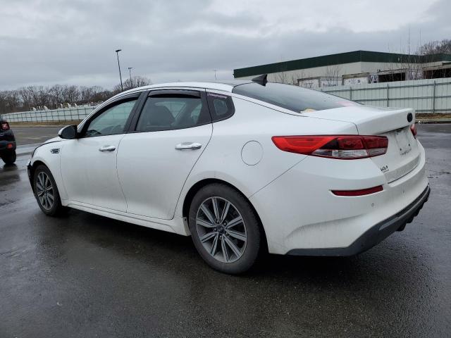 5XXGT4L30KG334288 - 2019 KIA OPTIMA LX WHITE photo 2