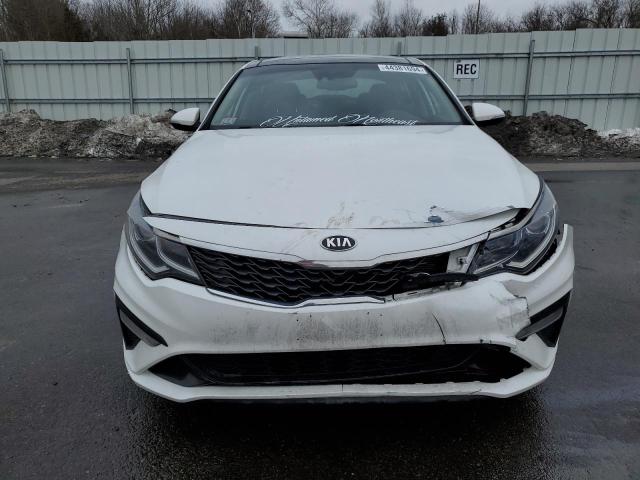 5XXGT4L30KG334288 - 2019 KIA OPTIMA LX WHITE photo 5