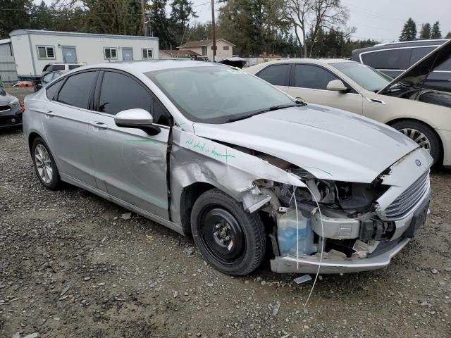 3FA6P0H73HR276973 - 2017 FORD FUSION SE SILVER photo 4