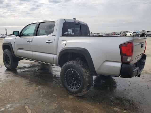 5TFAZ5CN8JX070983 - 2018 TOYOTA TACOMA DOUBLE CAB SILVER photo 2