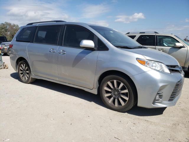 5TDDZ3DCXLS238825 - 2020 TOYOTA SIENNA XLE SILVER photo 4