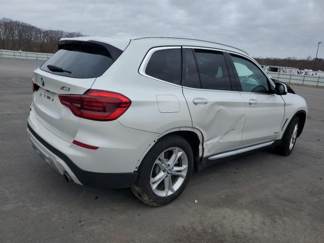 5UXTR9C56JLC76621 - 2018 BMW X3 XDRIVE30I WHITE photo 3