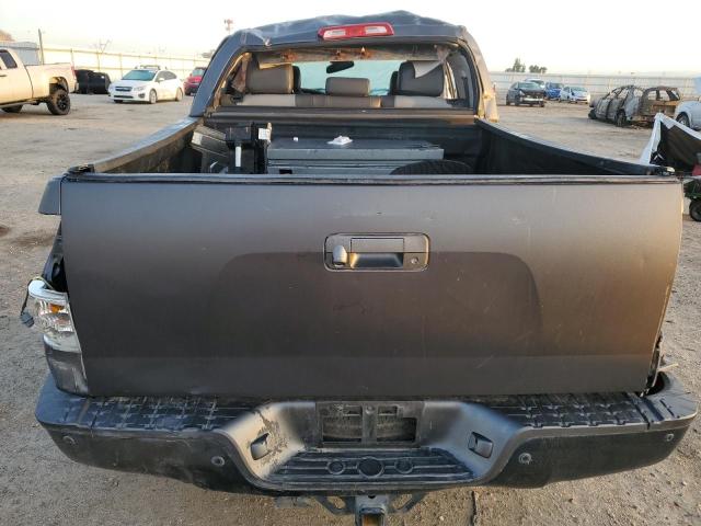 5TFDY5F15BX188127 - 2011 TOYOTA TUNDRA CREWMAX SR5 GRAY photo 6