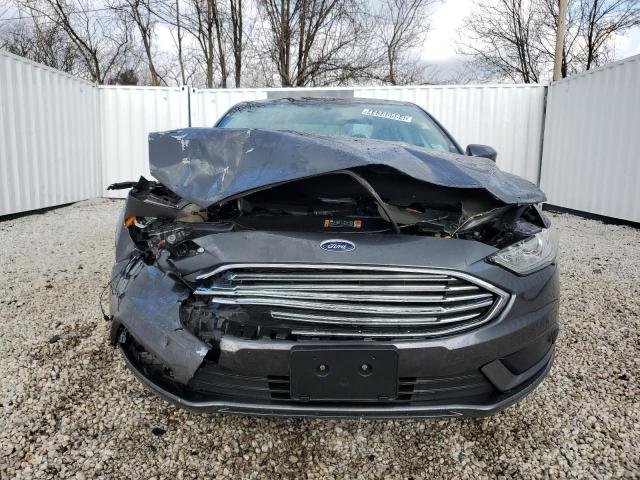 3FA6P0HD4JR228247 - 2018 FORD FUSION SE GRAY photo 5