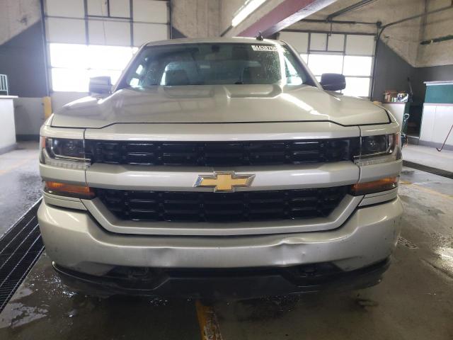 1GCRCPEH3JZ323574 - 2018 CHEVROLET SILVERADO C1500 CUSTOM SILVER photo 5