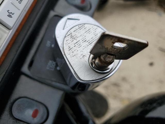 1HD1FCW115Y688974 - 2005 HARLEY-DAVIDSON FLHTCUI 黑色 照片 8