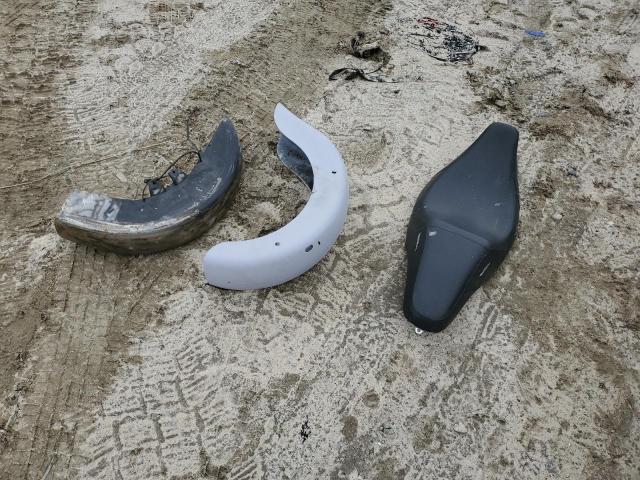 1HD1FCW115Y688974 - 2005 HARLEY-DAVIDSON FLHTCUI 黑色 照片 9