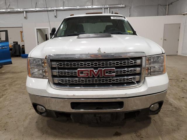 1GT120CG3DF229430 - 2013 GMC SIERRA K2500 SLE WHITE photo 5