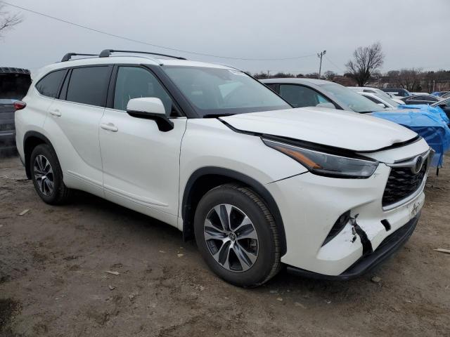 5TDHZRBH1MS523353 - 2021 TOYOTA HIGHLANDER XLE 白色 照片 4