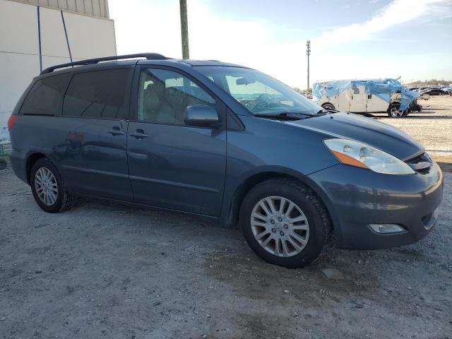 5TDYK4CC8AS304847 - 2010 TOYOTA SIENNA XLE GRAY photo 4