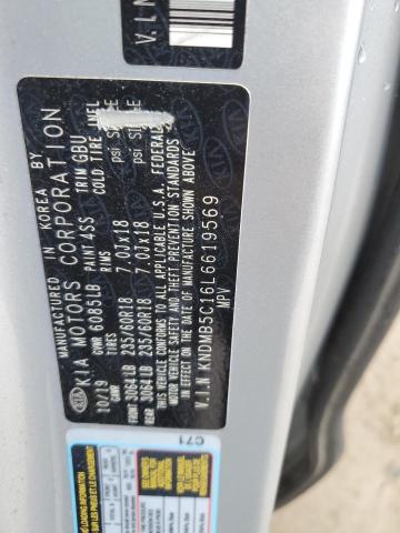 KNDMB5C16L6619569 - 2020 KIA SEDONA LX SILVER photo 13