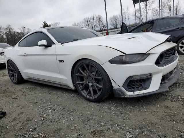 1FA6P8CF3J5178788 - 2018 FORD MUSTANG GT WHITE photo 4